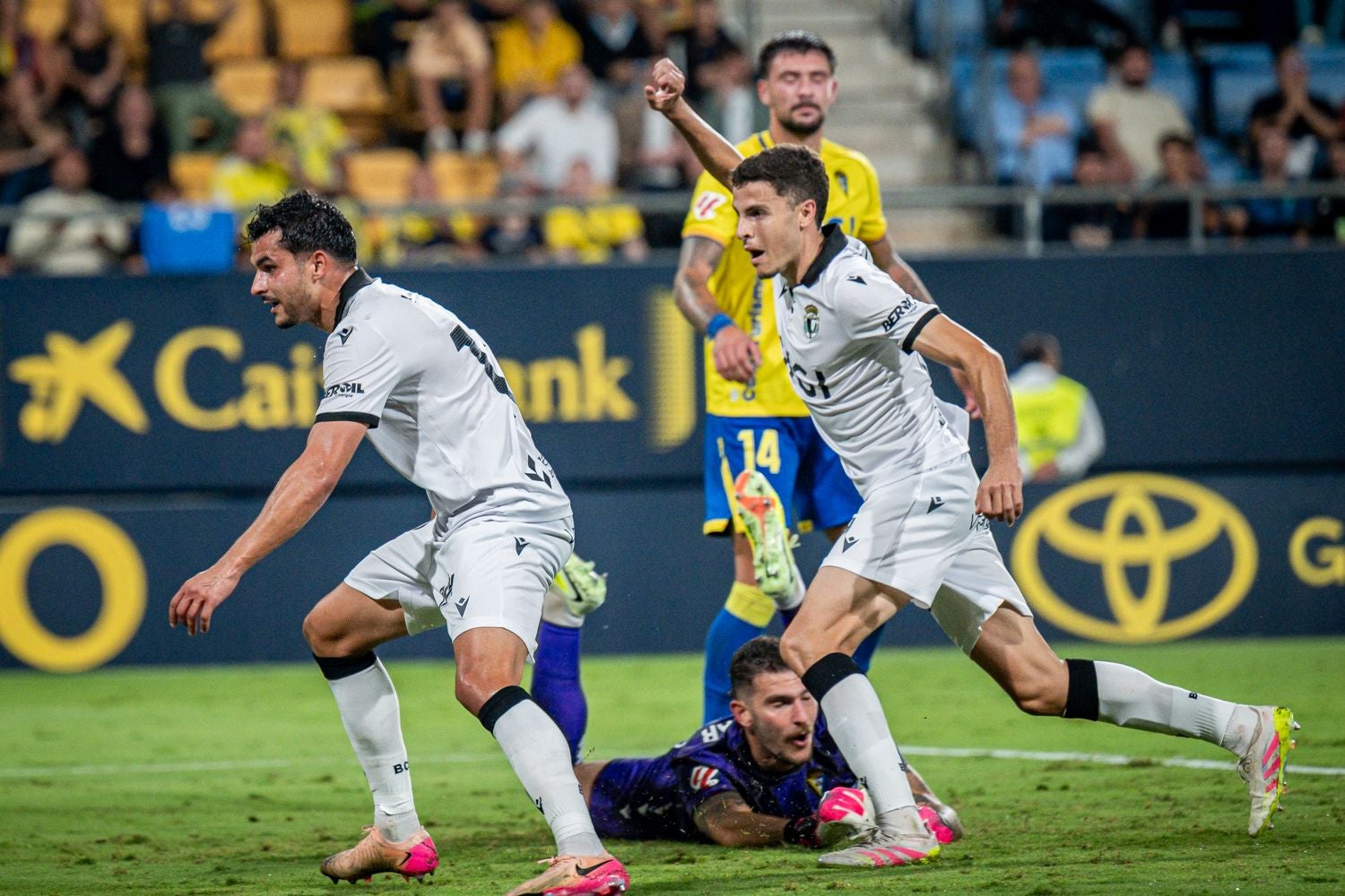 La victoria del Burgos CF en Cádiz, en imágenes