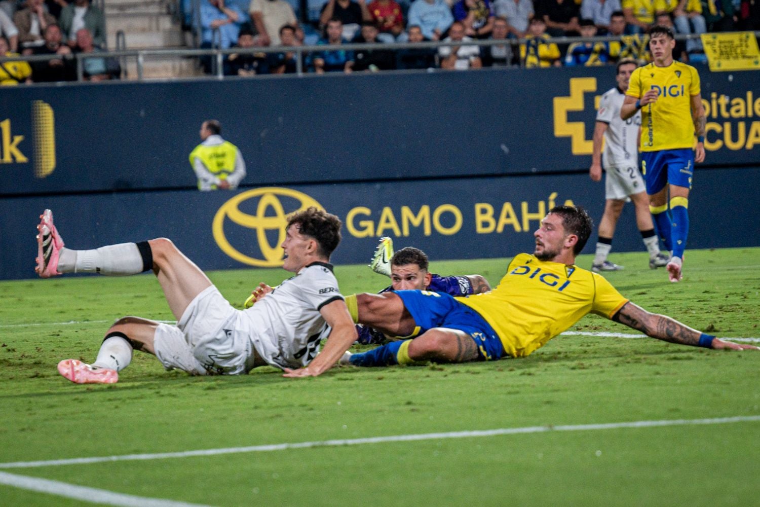 La victoria del Burgos CF en Cádiz, en imágenes