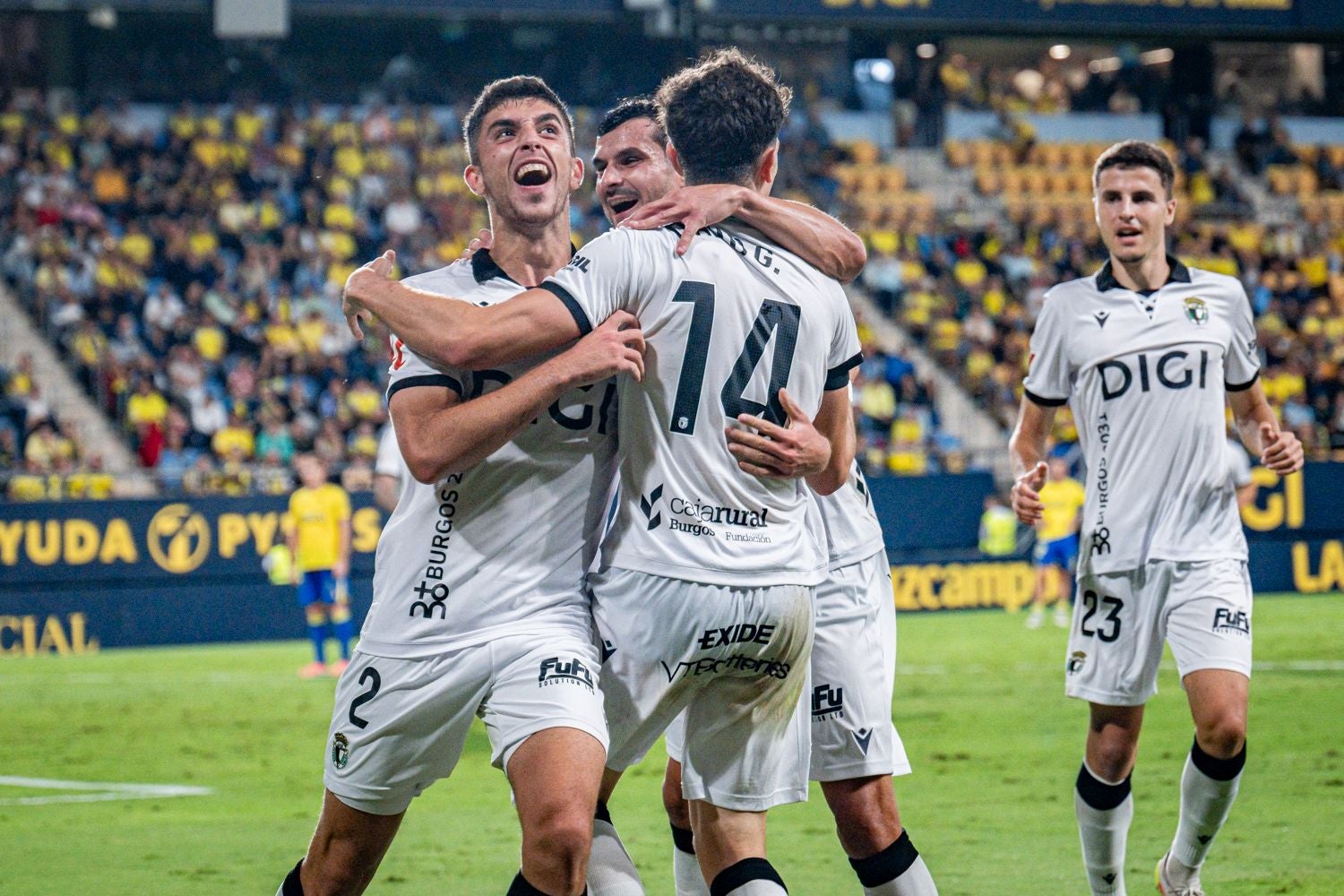 La victoria del Burgos CF en Cádiz, en imágenes