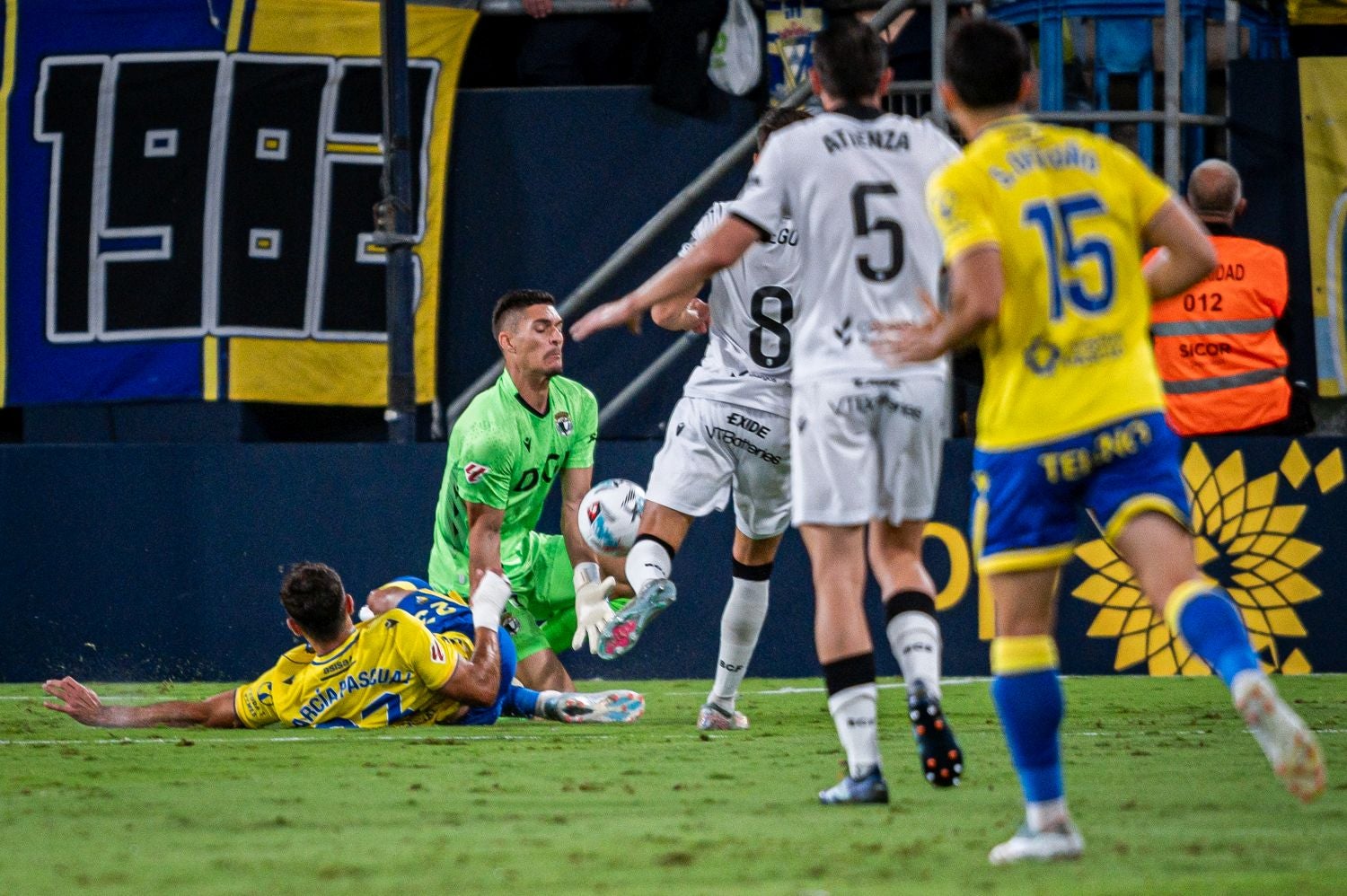 La victoria del Burgos CF en Cádiz, en imágenes