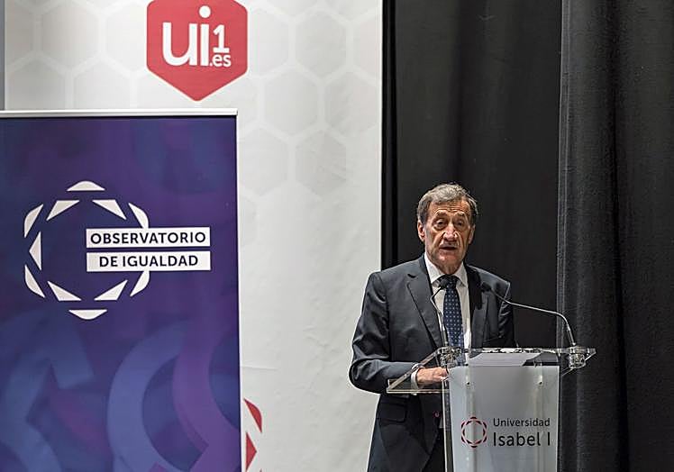 El rector de la Universidad Isabel I, Alberto Gómez Barahona, durante su intervención.