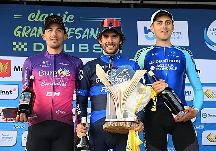 José Manuel Díaz, en el podio de la Classic Grand Besançon Doubs.