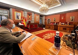 PSOE y Vox en la comisión de investigación con la ausencia de los concejales del PP.