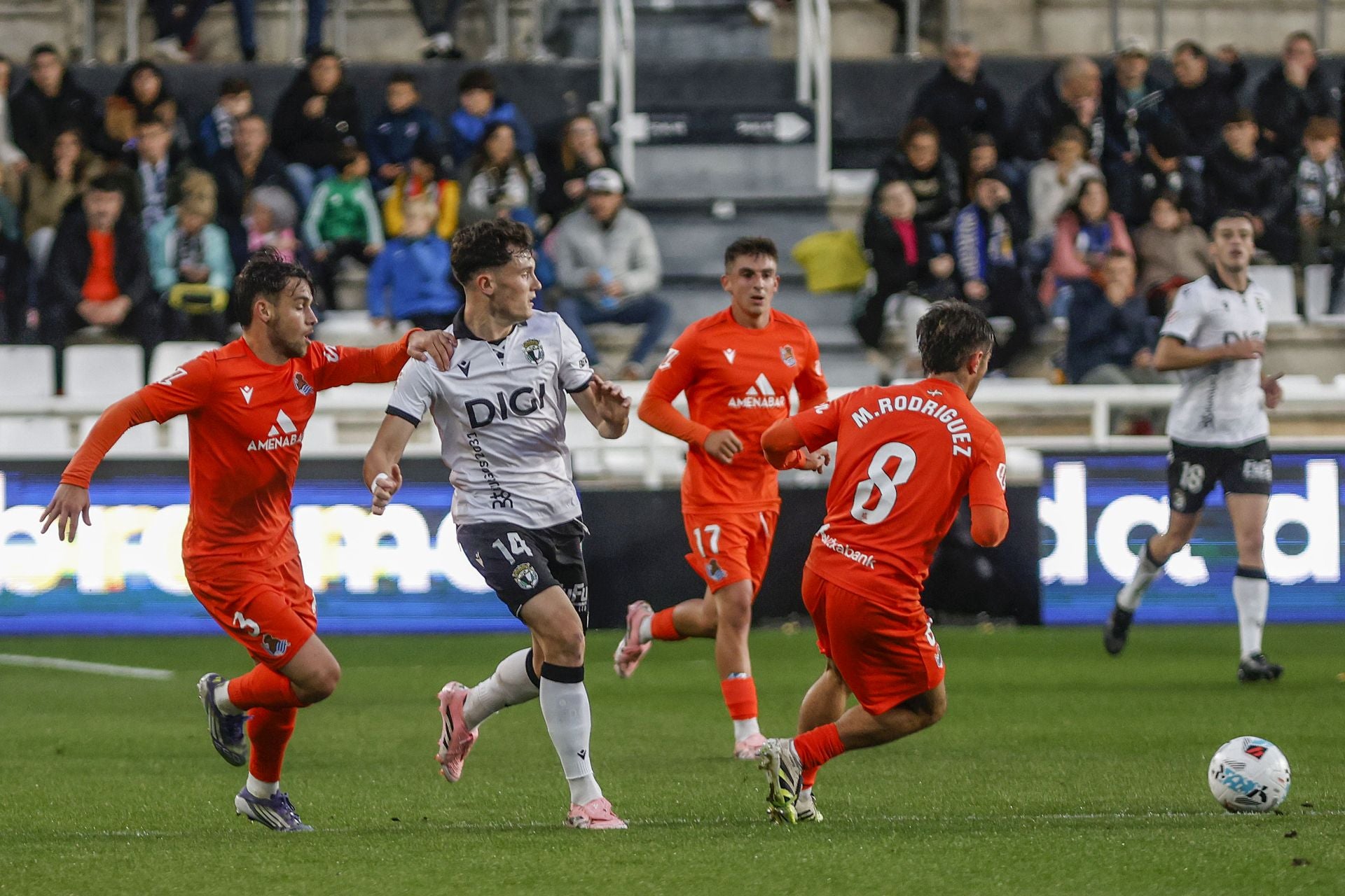 Todas las imágenes del encuentro entre el Burgos CF y la Real Sociedad B
