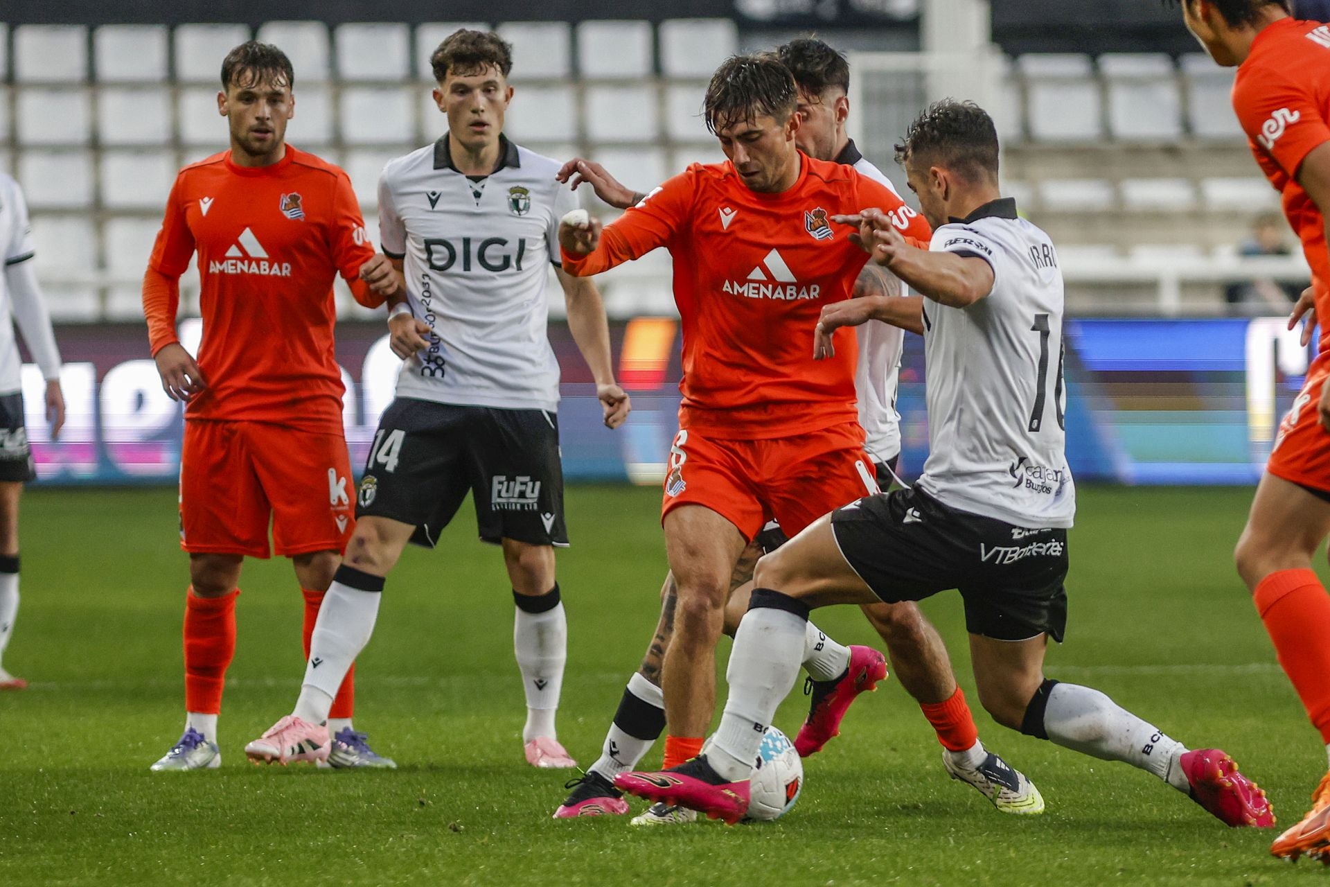 Todas las imágenes del encuentro entre el Burgos CF y la Real Sociedad B