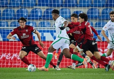 Mendizorroza se le sigue resistiendo a un Mirandés que no puede con el líder