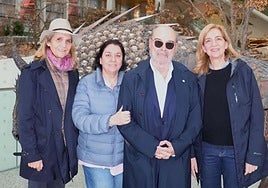 De izquierda a derecha: la infanta Elena, Ana Pérez-Lorente, Antonio Resines y la infanta Cristina en el MEH.
