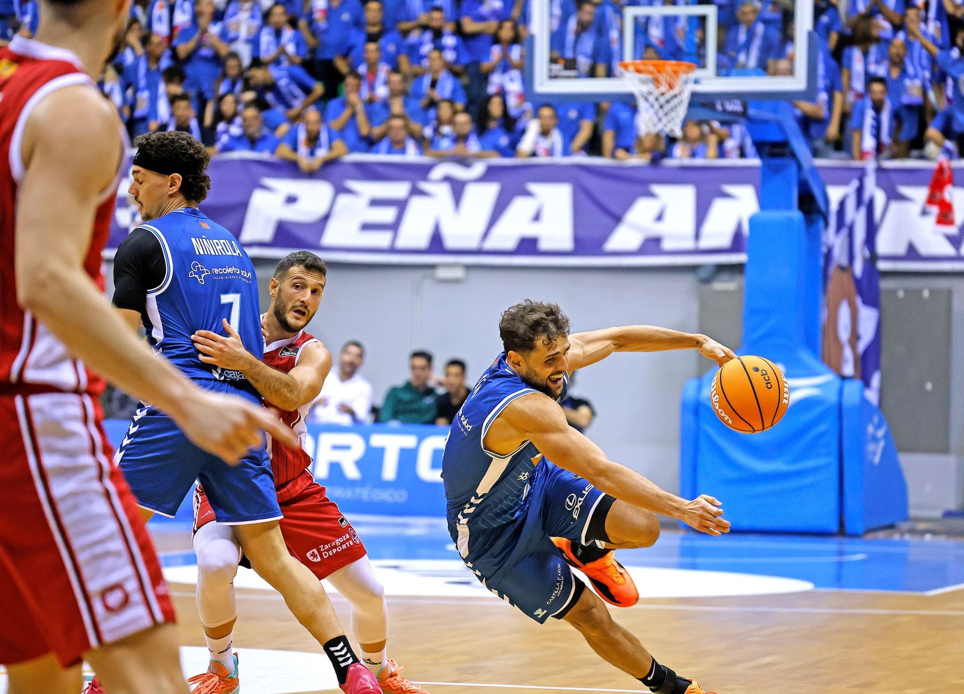 Así ha sido en imágenes la derrota del San Pablo frente al Casademont Zaragoza