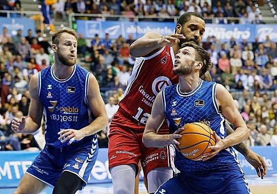 Imagen del encuentro en el que el San Pablo sufrió su tercera derrtoa.