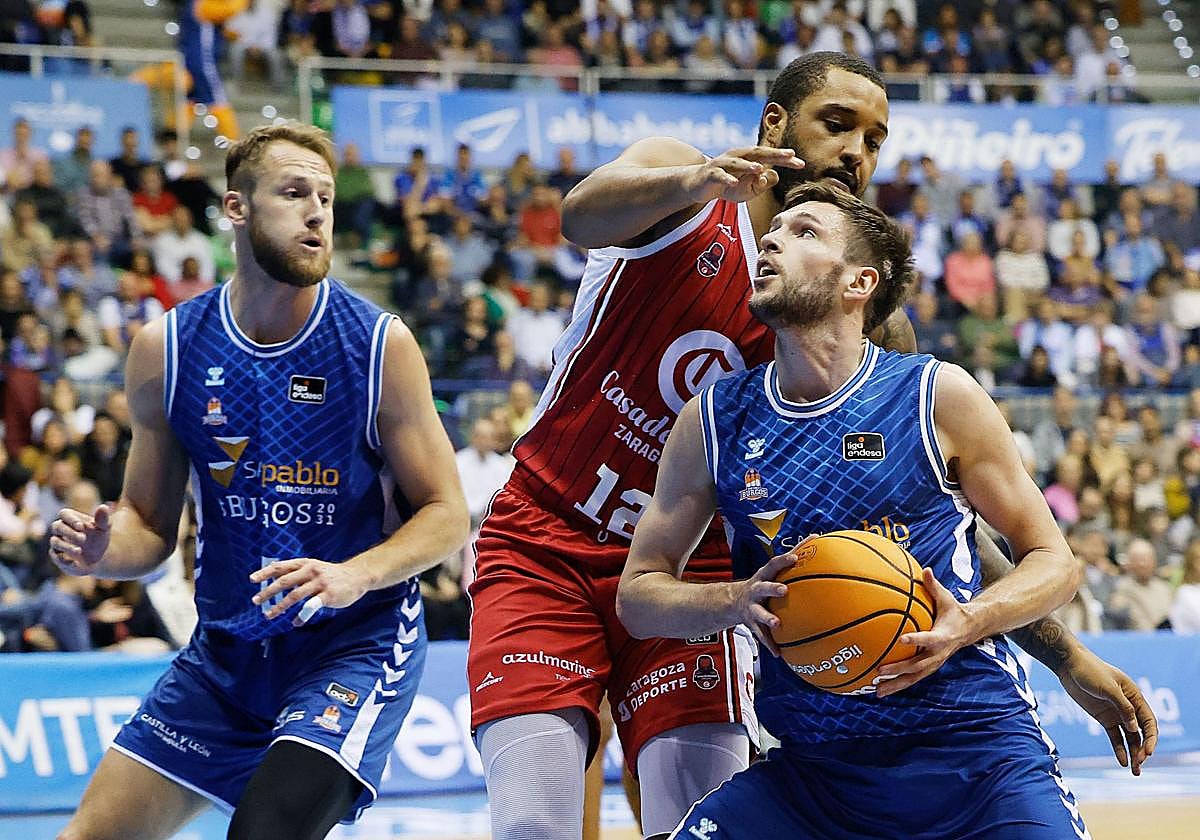 Imagen del encuentro en el que el San Pablo sufrió su tercera derrtoa.