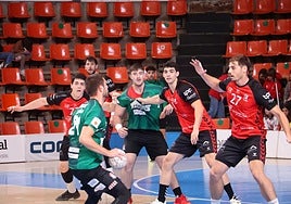 Jugadores del UBU San Pablo Burgos y del Fertiberia Puerto Sagunto