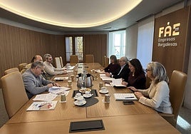 Reunión de la Confederación de Asociaciones Empresariales de Burgos (FAE) y las organizaciones sindicales UGT y CC OO.