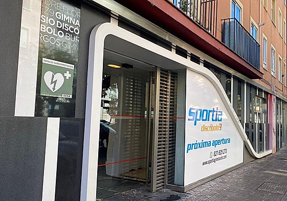 Entrada al gimnasio Discóbolo 9.