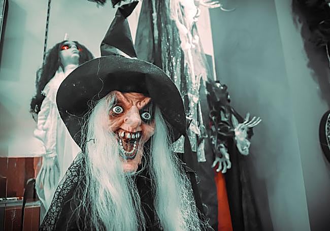 Interior de la tienda Moviltronic de Burgos