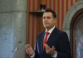 Daniel de la Rosa, durante un Pleno del Ayuntamiento de Burgos.