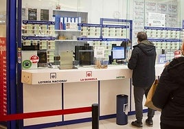 Imagen de archivo de un despacho de lotería.
