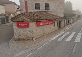 Imagen de archivo de la sucursal del Banco Santander en Cardeñadijo.