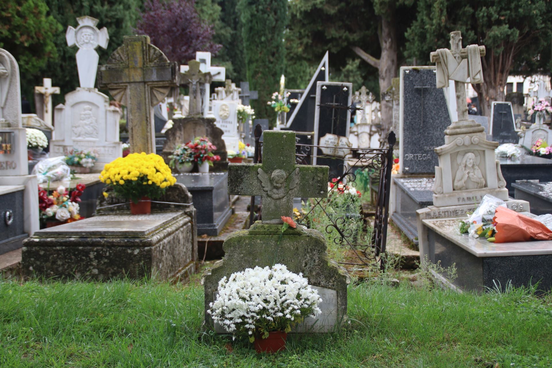 Así ha vivido Burgos el Día de Todos los Santos en imágenes
