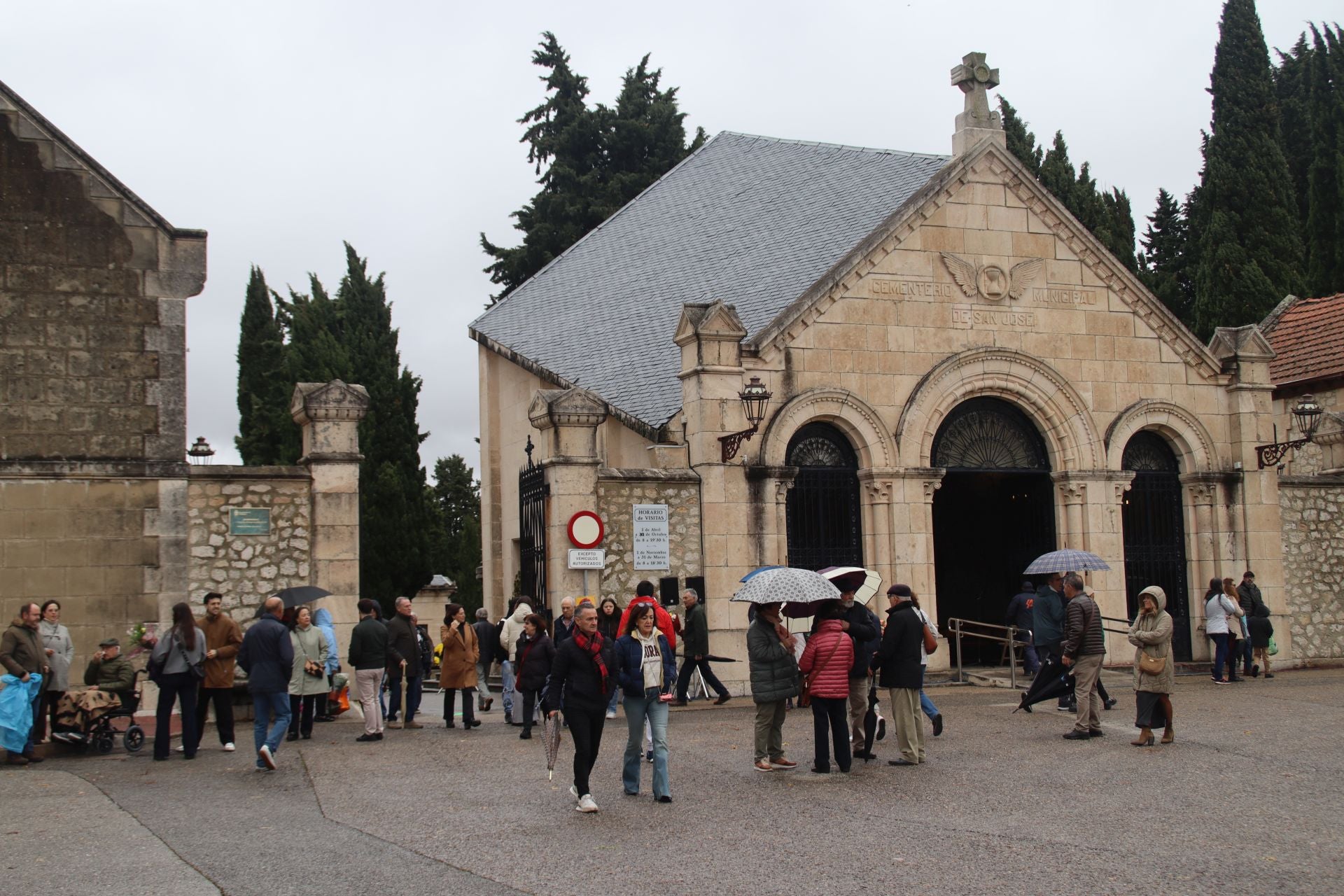 Así ha vivido Burgos el Día de Todos los Santos en imágenes