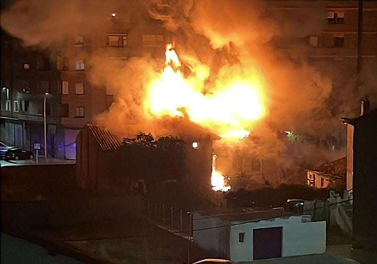 Las llamas han sorprendido en plena madrugada