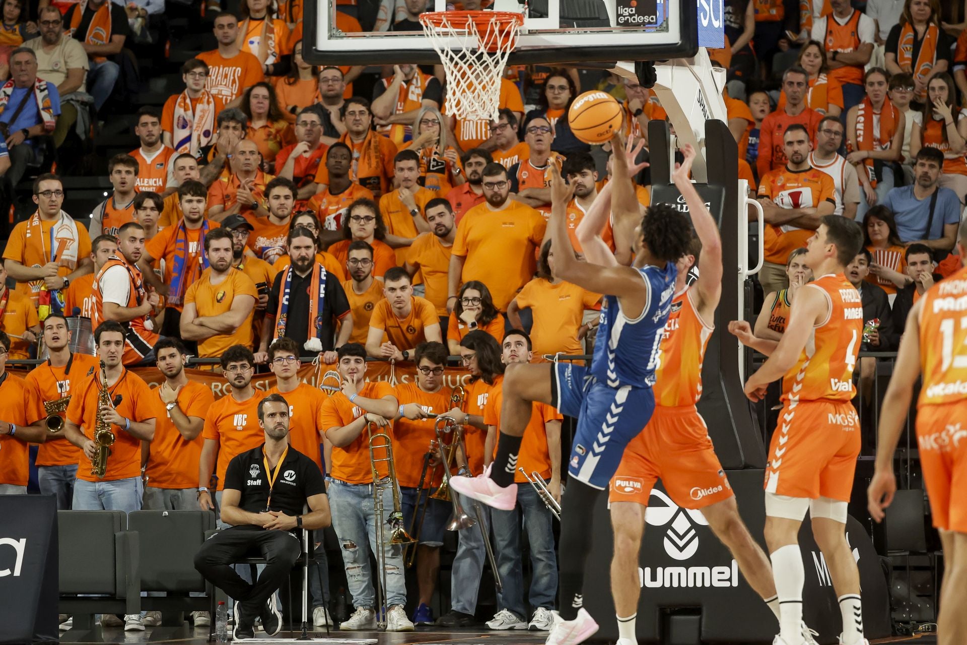 La derrota del San Pablo frente al Valencia Basket en imágenes