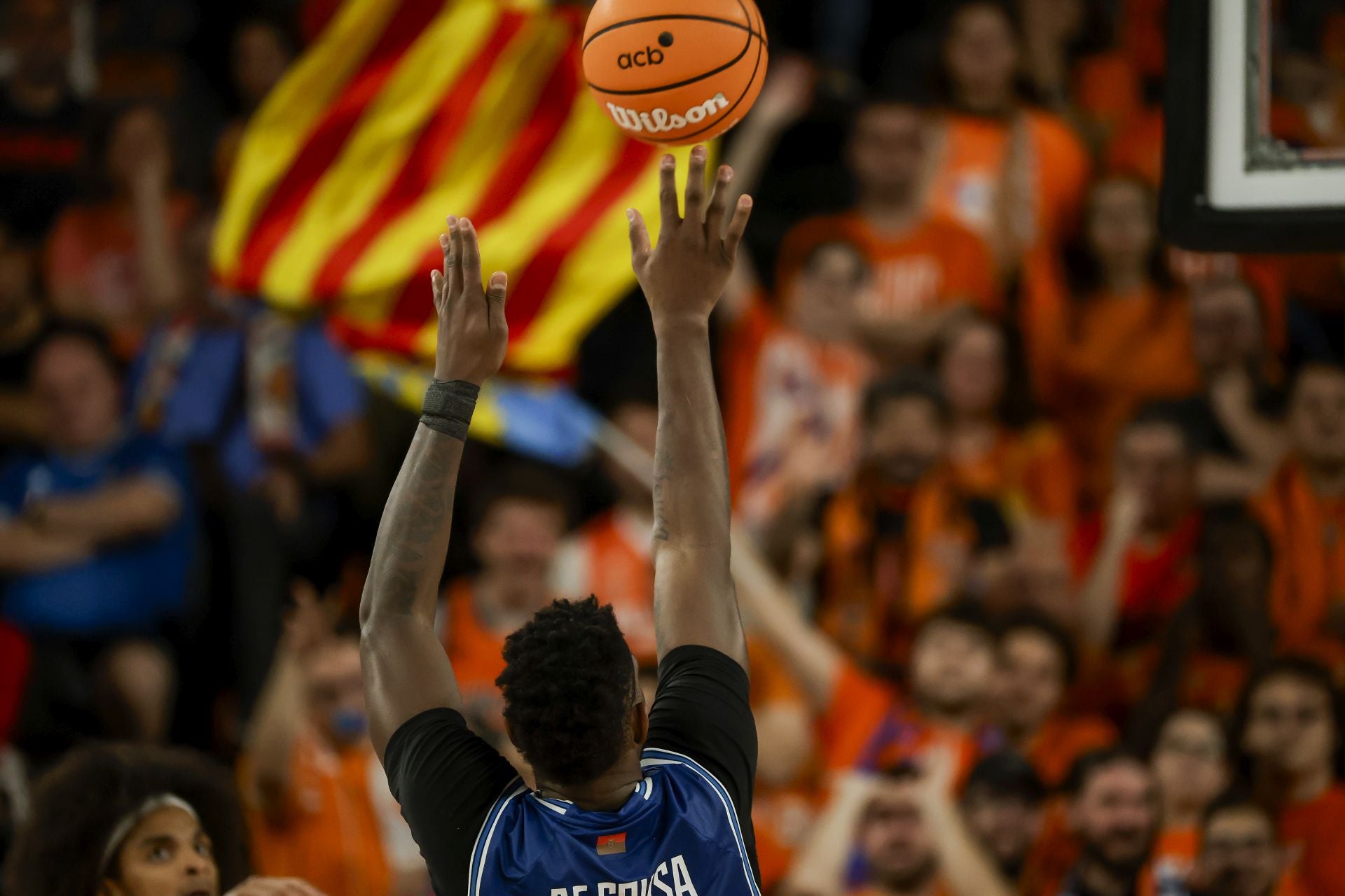 La derrota del San Pablo frente al Valencia Basket en imágenes