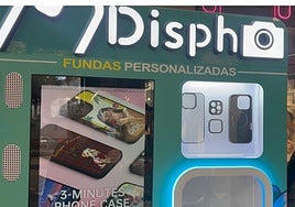 DISPHO y REPLIX revolucionan Burgos con la primera máquina inteligente para fundas personalizadas