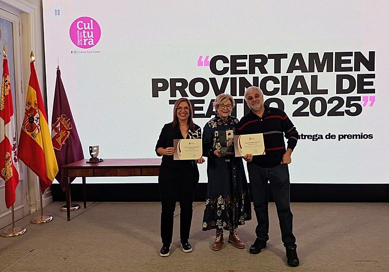 El Cuadro Artístico Mirandés actuó el pasado octubre en la Casa de Cultura en beneficio de AMPAF.