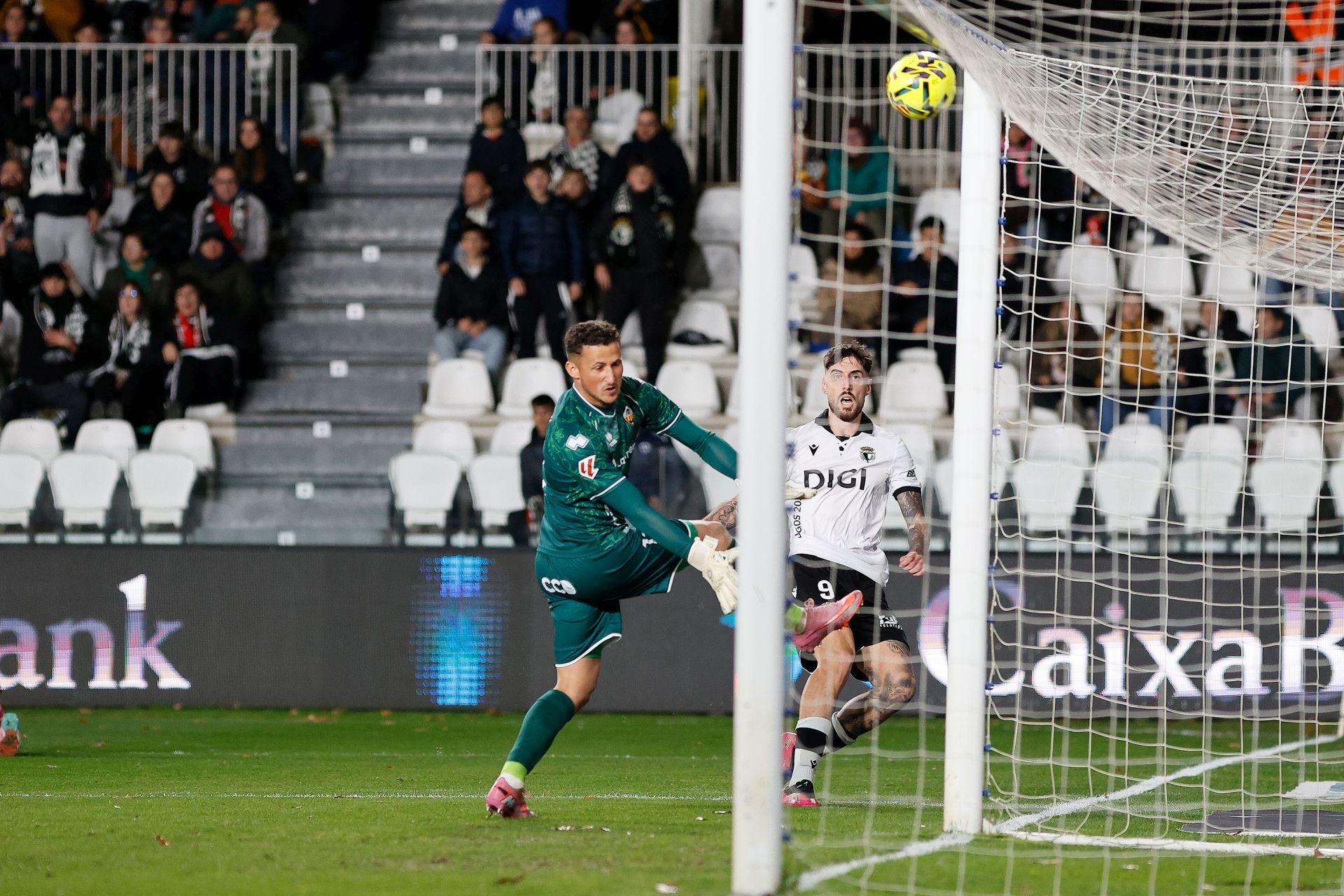 El partido entre el Burgos CF y el Castellón, en imágenes