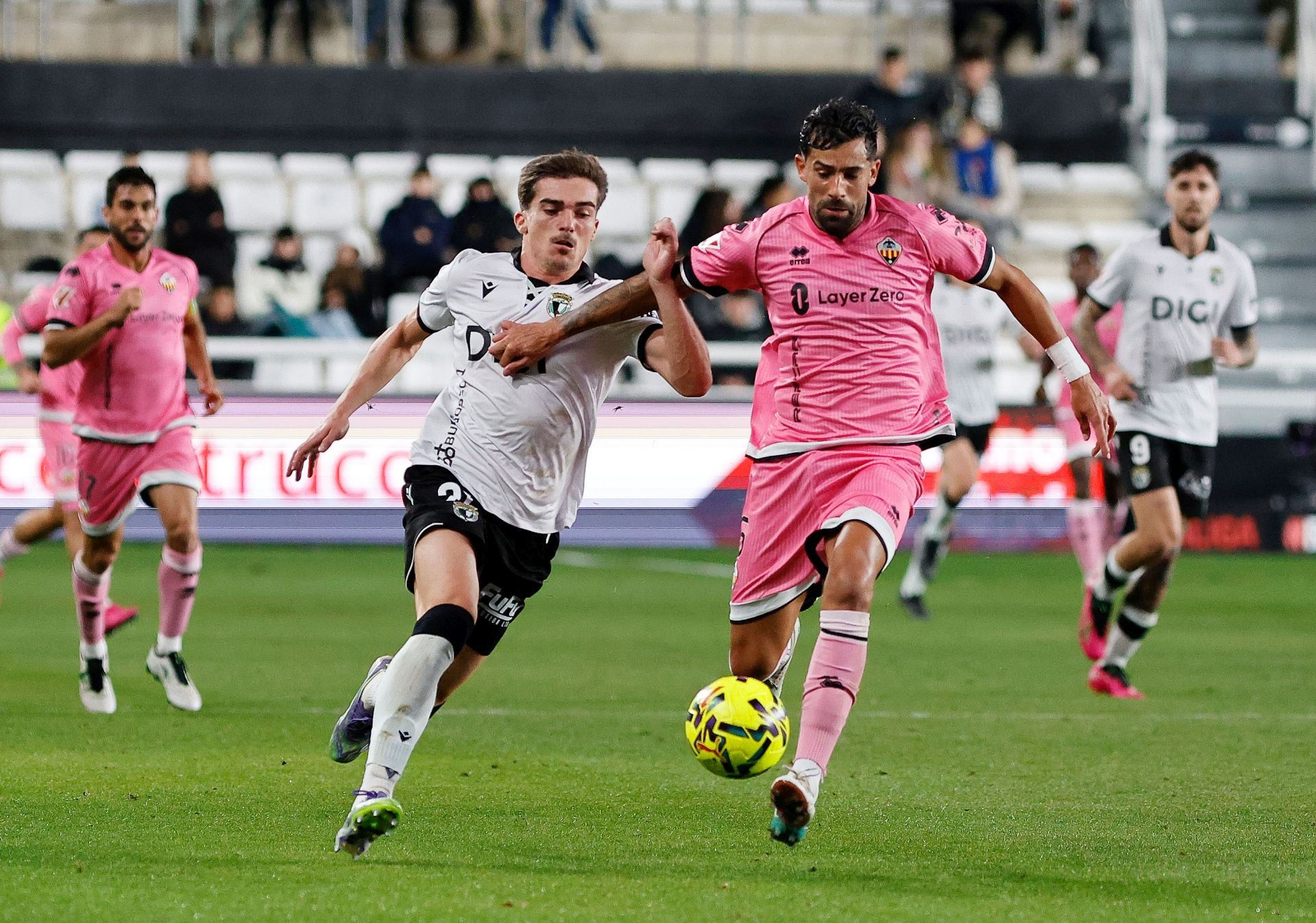 El partido entre el Burgos CF y el Castellón, en imágenes