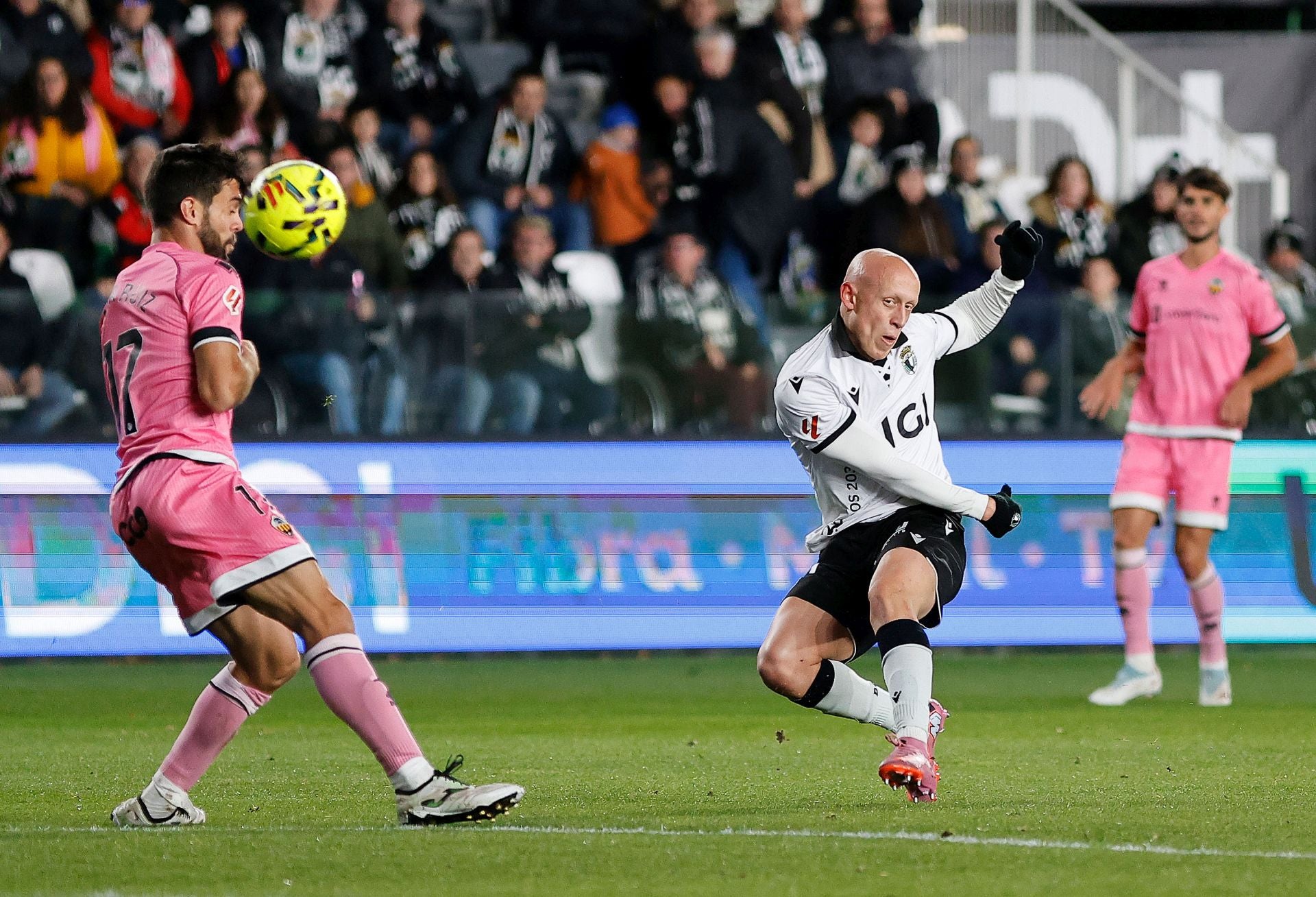 El partido entre el Burgos CF y el Castellón, en imágenes