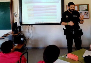 La Policía Nacional de Aranda refuerza su presencia en las aulas para detectar conductas de acoso escolar