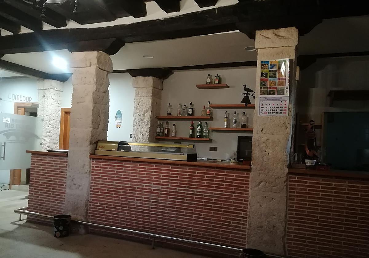 Imagen principal - Hotel rural Los Faroles, en Huérmeces, Burgos.