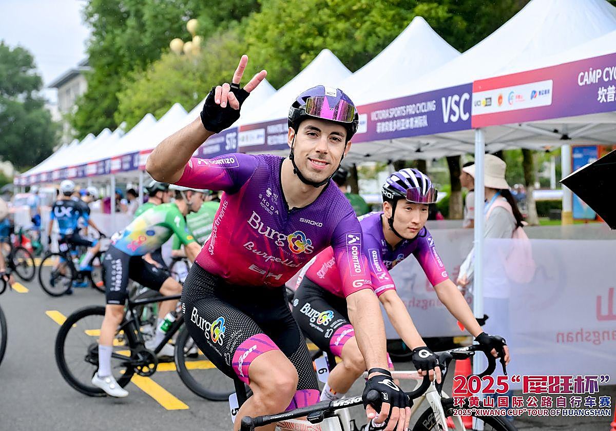 Fuentes cerró su etapa como morado contribuyendo al éxito colectivoen el Tour de Huangshan.