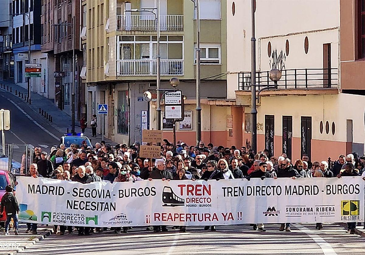 Manifestación del 15 de noviembre de la Plataforma por el Ferrocarril Directo Madrid–Aranda–Burgos.