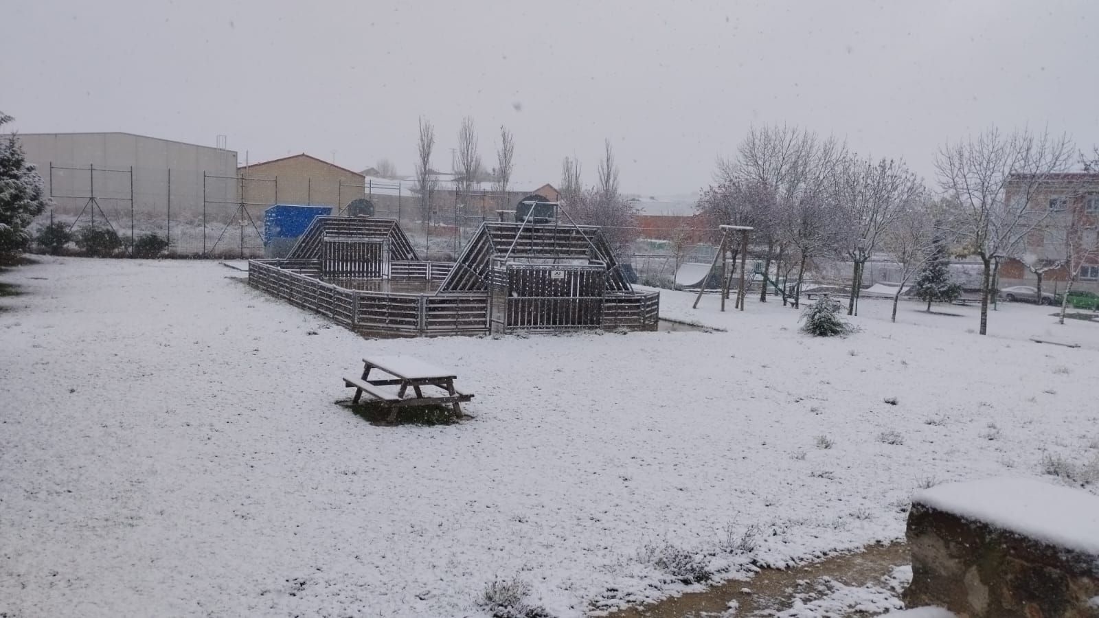 Las imágenes de la nieve que ha caído en Burgos