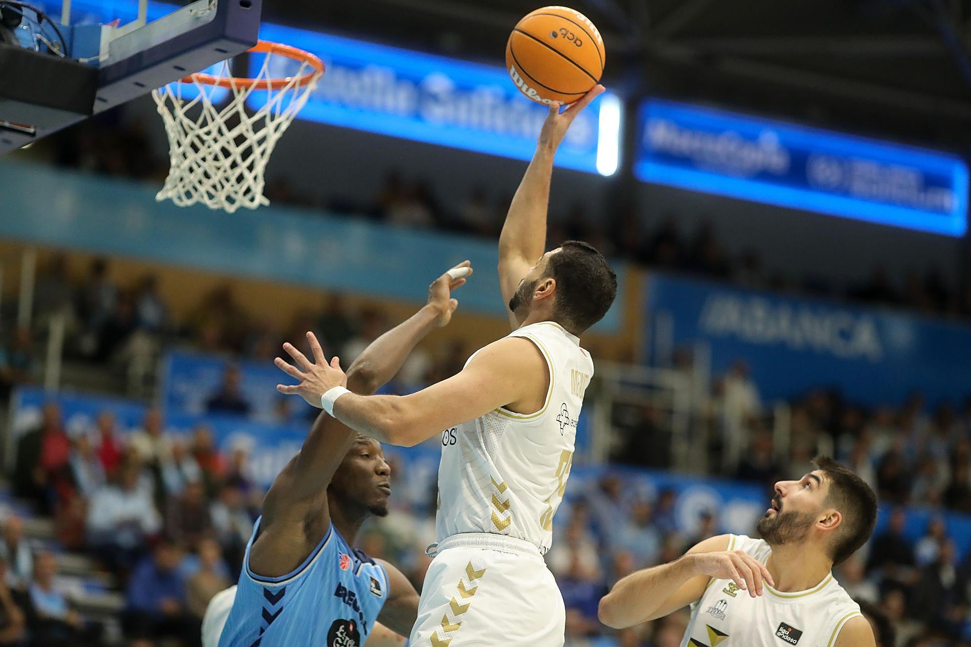 La derrota del San Pablo Burgos ante Río Breogán, en imágenes
