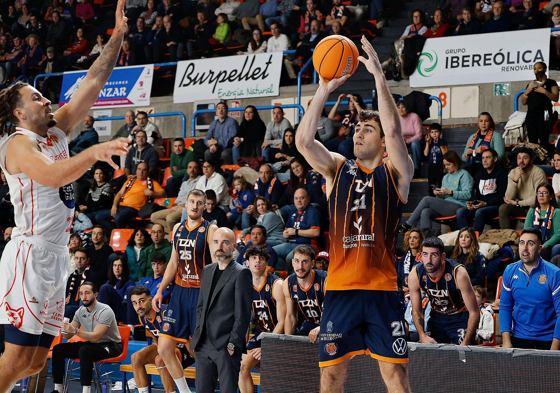 La derrota del Grupo Ureta Tizona frente al Ourense, en imágenes