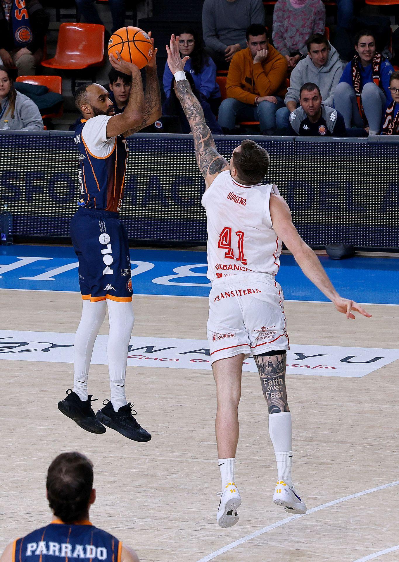 La derrota del Grupo Ureta Tizona frente al Ourense, en imágenes