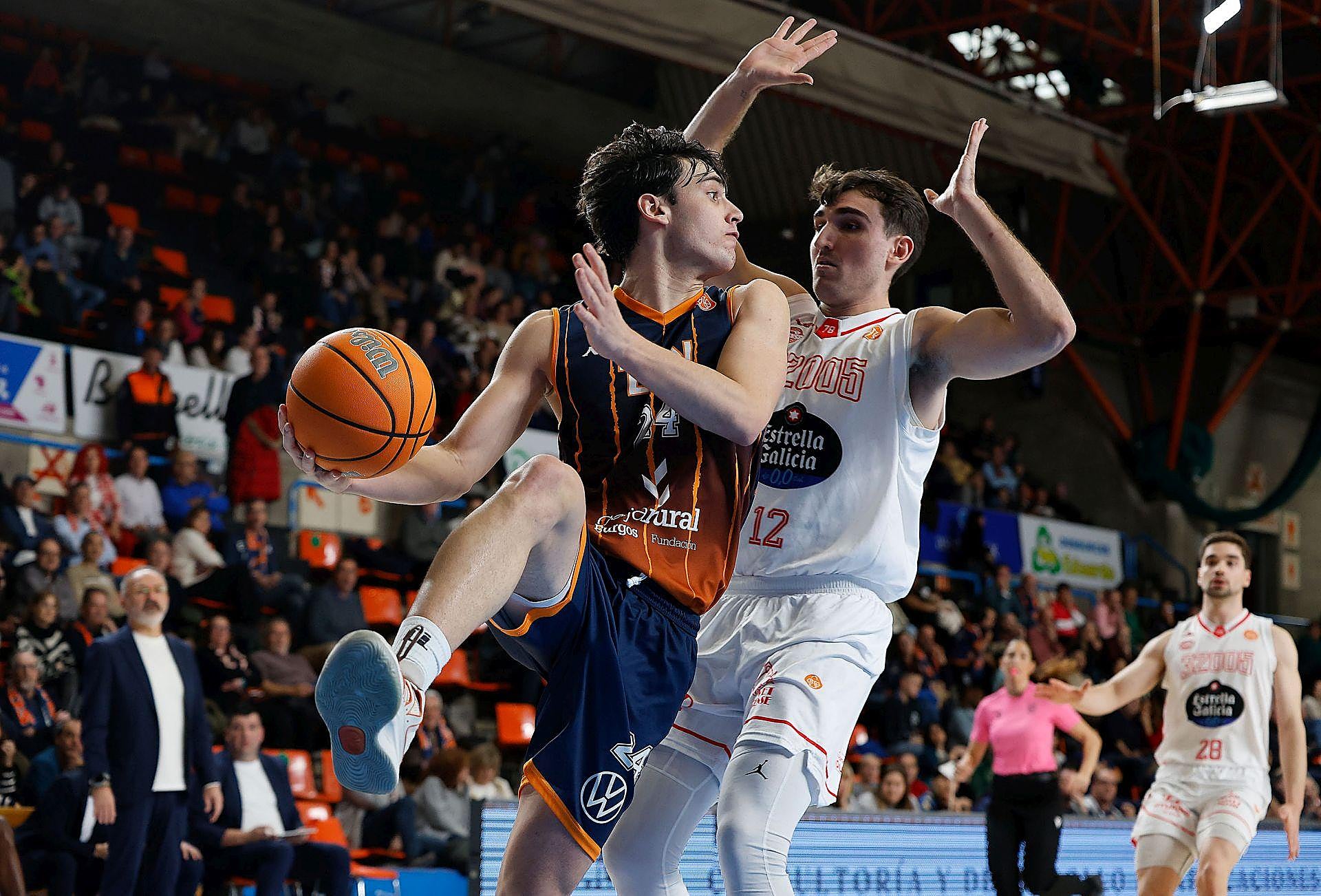 La derrota del Grupo Ureta Tizona frente al Ourense, en imágenes