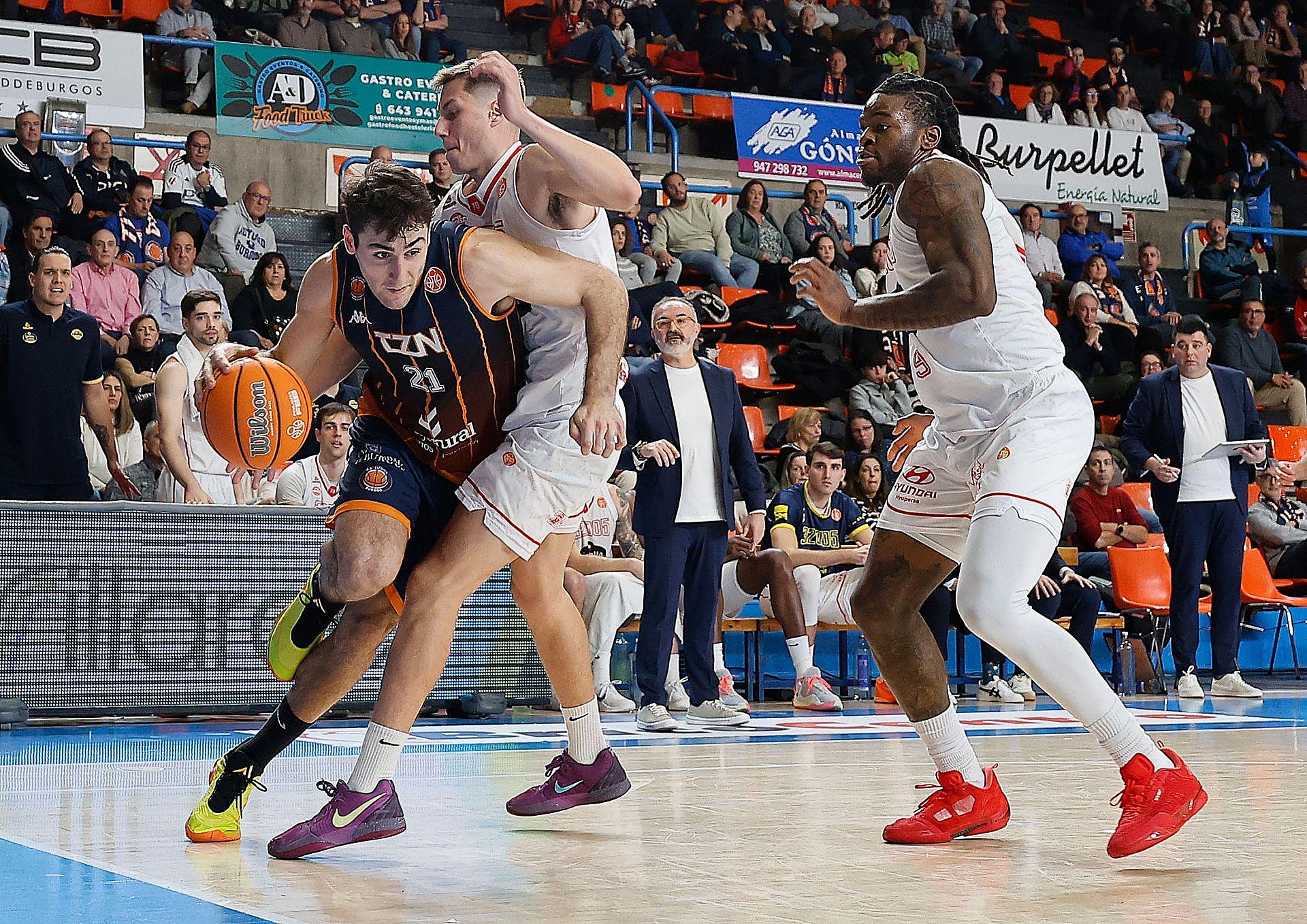 La derrota del Grupo Ureta Tizona frente al Ourense, en imágenes