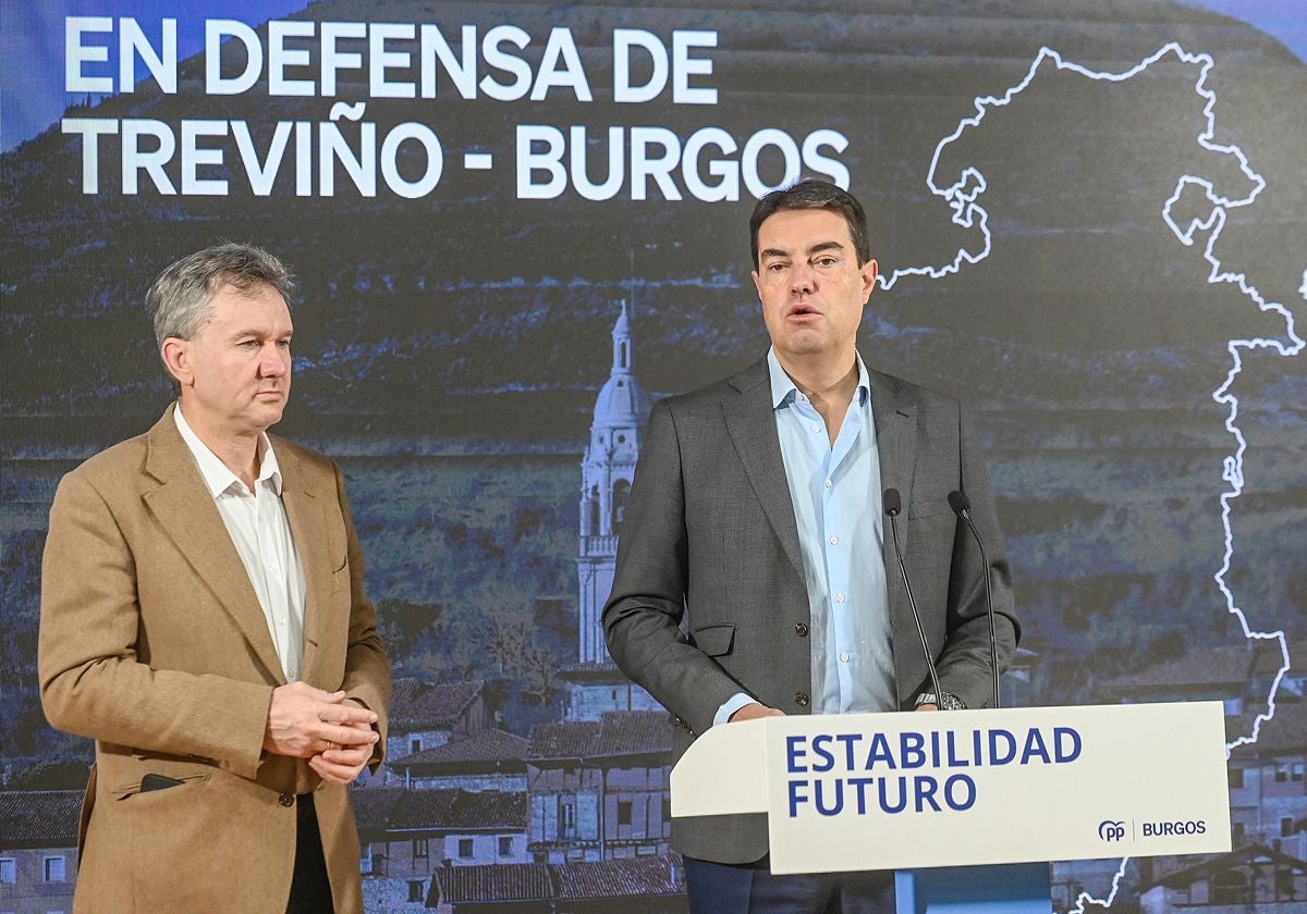 De izda. a dcha. el senador Javier Lacalle y el diputado por la provincia de Burgos, Ángel Ibáñez.