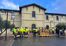 Los trabajadores llevan semanas concentrándose a las puertas de la estación