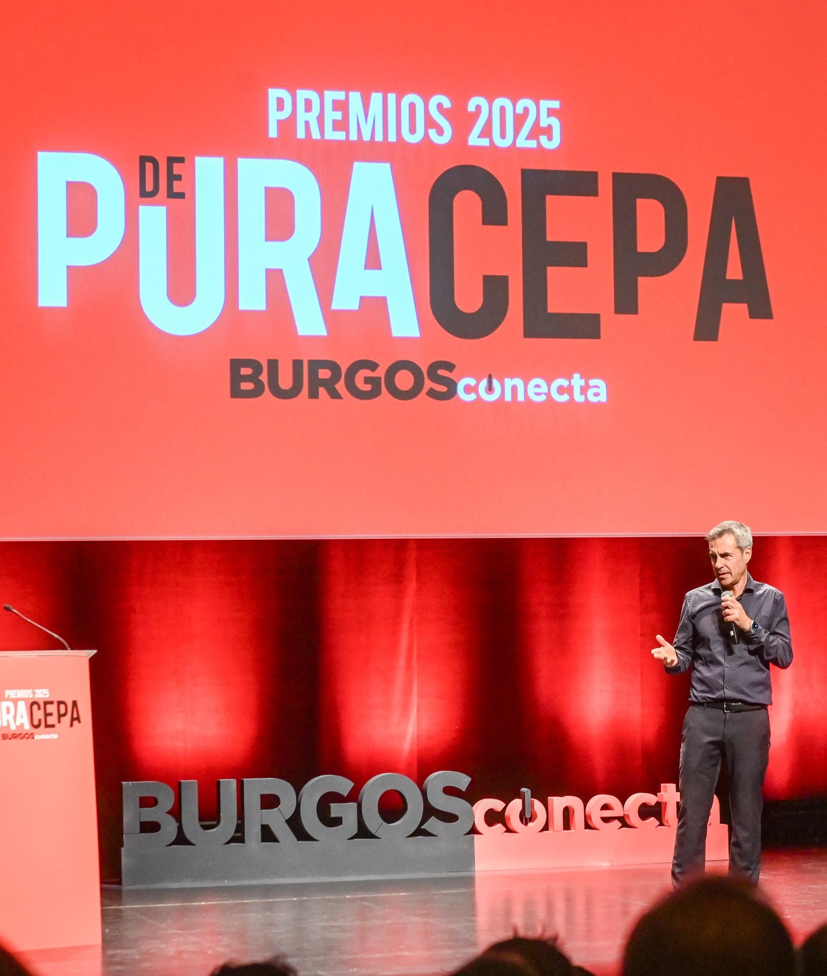 El humorista Dani de la Cámara hizo reir a los asistentes.