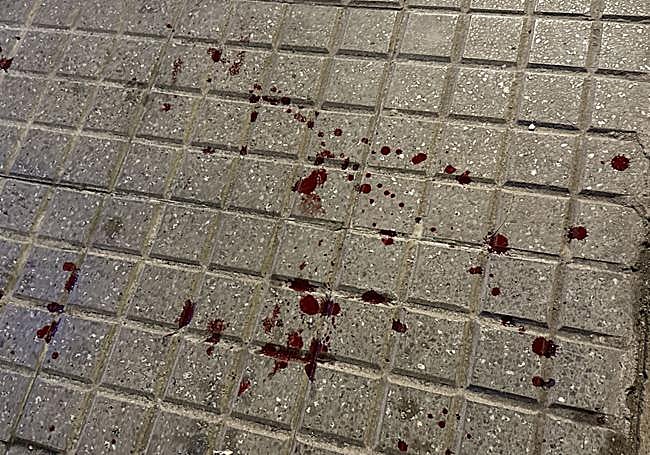 Sangre en el lugar de la agresión