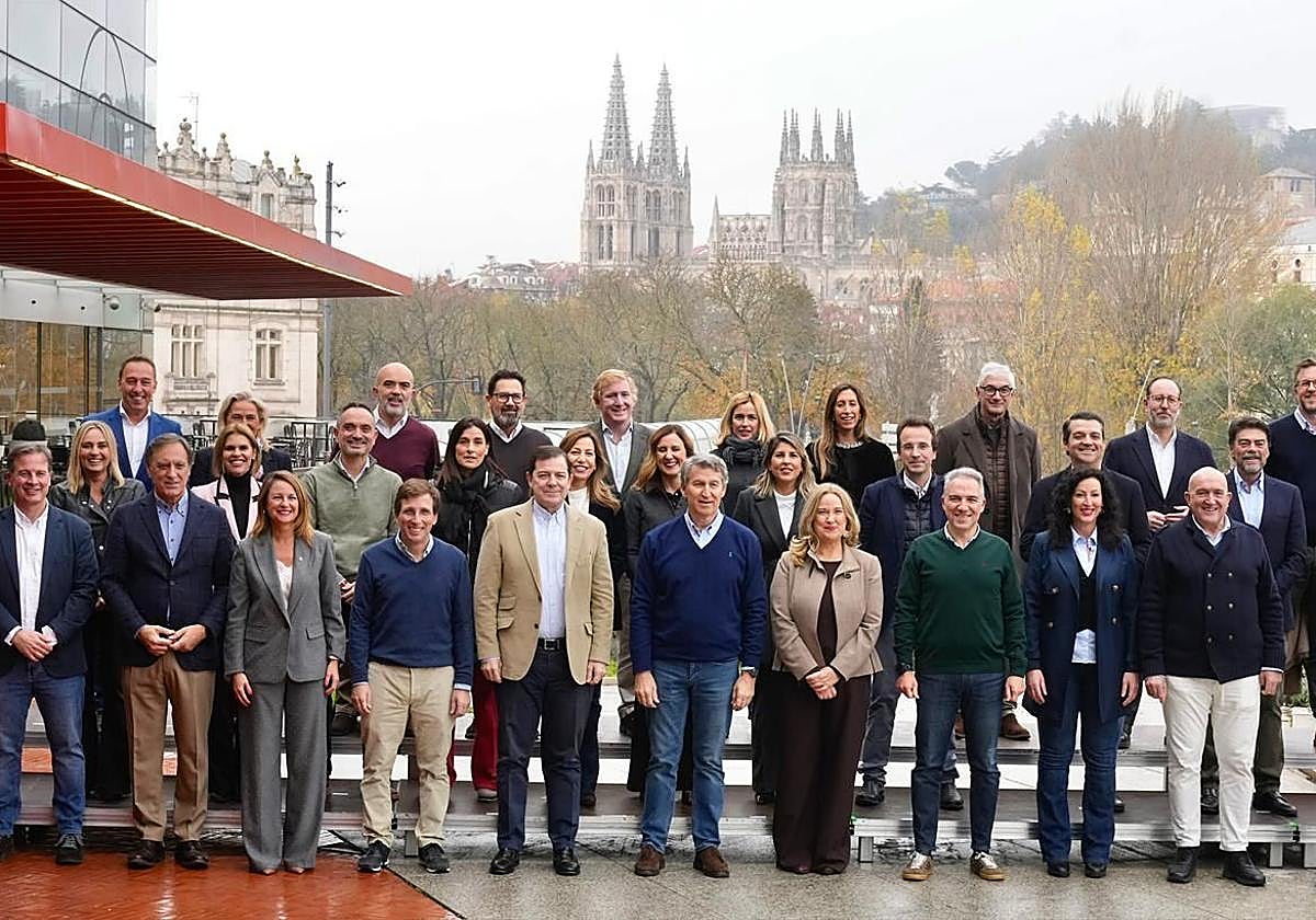 Alcaldes, concejales y militantes populares en Burgos