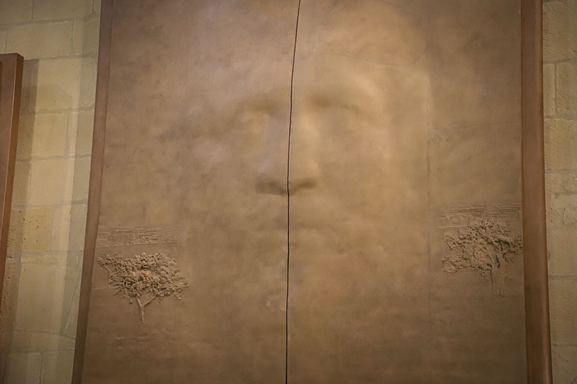 Así son las puertas de Antonio López, en imágenes