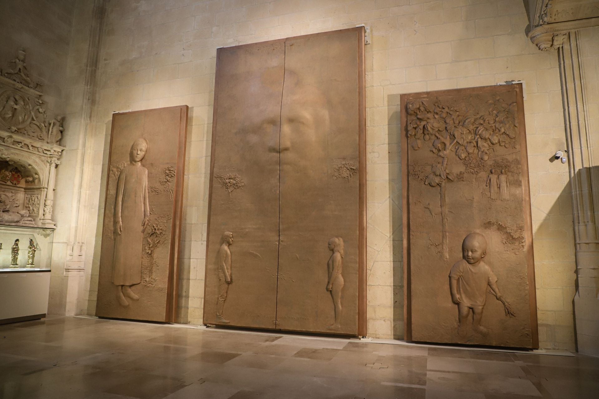 Así son las puertas de Antonio López, en imágenes