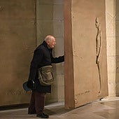 Antonio López abriendo su obra.