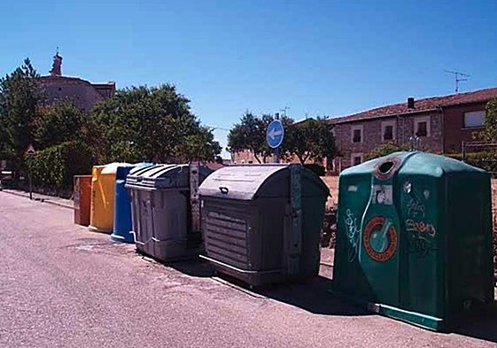 Contenedores de basura en Sotopalacios.